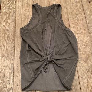 Lululemon size 8 tie back Tank